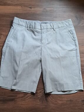 Gap Light Gray Women’s Tailored Shorts